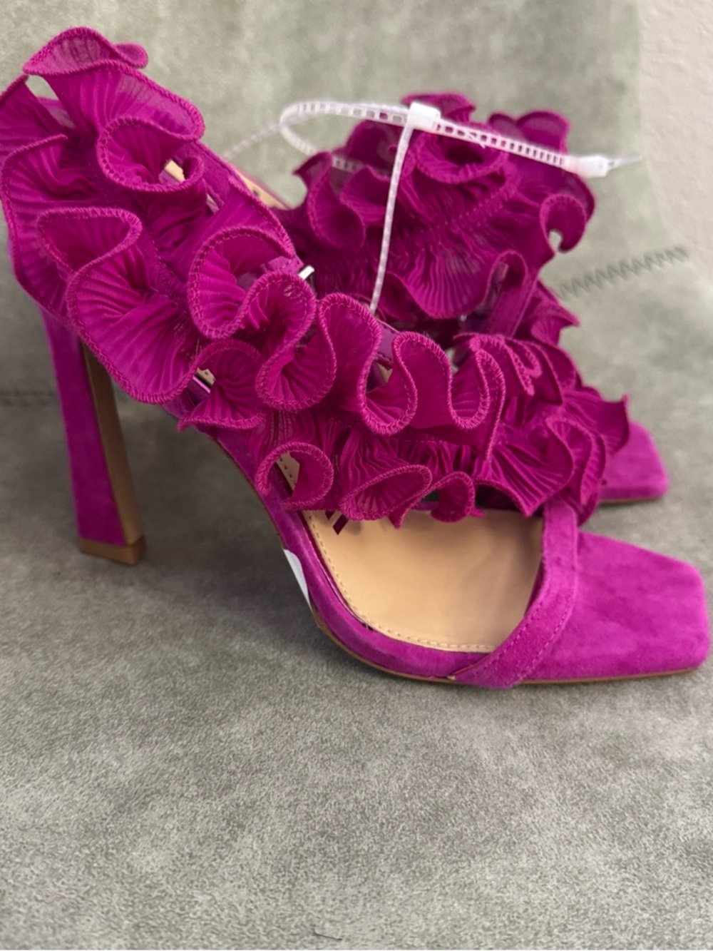 NWT Gianni Bini FRANZ Suede Chiffon Ruffle Dress Sandal Fuschia Sz 7 - Picture 8 of 10